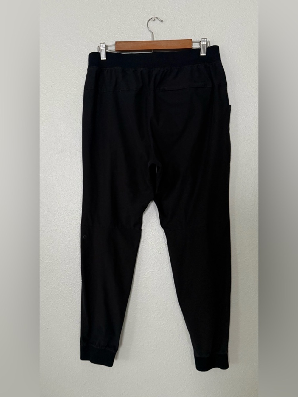Lululemon Men’s Large Black ABC Jogger Pants - Picture 4 of 9